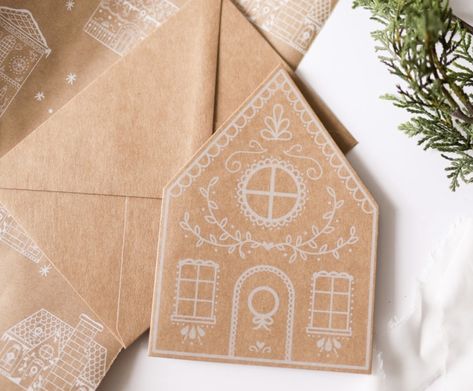 Card Gingerbread House, Christmas Post Cards Ideas, Christmas Card House, Gingerbread House Christmas Card, Diy Gingerbread House Decorations Ideas, Gingerbread Christmas Card, Gingerbread Cardboard House, Gingerbread House Wrapping, Cardboard Gingerbread Houses