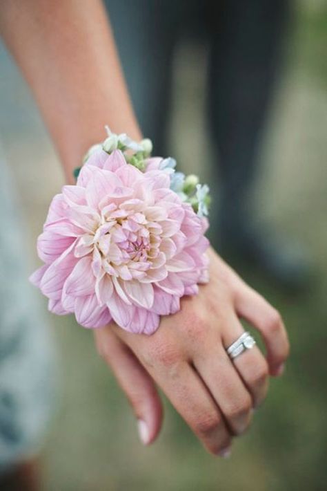 Wedding Flowers: Dahlias | Woman Getting Married Dahlias Wedding, Wedding Corsage, Barn Wedding Photography, Corsage And Boutonniere, Corsage Prom, Prom Flowers, Silk Flowers Wedding, Flower Corsage, Wedding Flower Inspiration