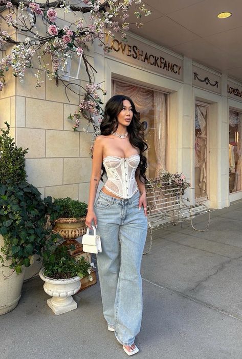 Corset With Low Rise Jeans, Corset And Dress Pants Outfit, Silk Corset Top Outfit, Crop Top Ripped Jeans Outfit, Luxury Jeans Outfit, Outfit Ideas Corset Top, Black Corset Top Outfit Classy, Corset Outfit Baddie, Larger Chest Outfits