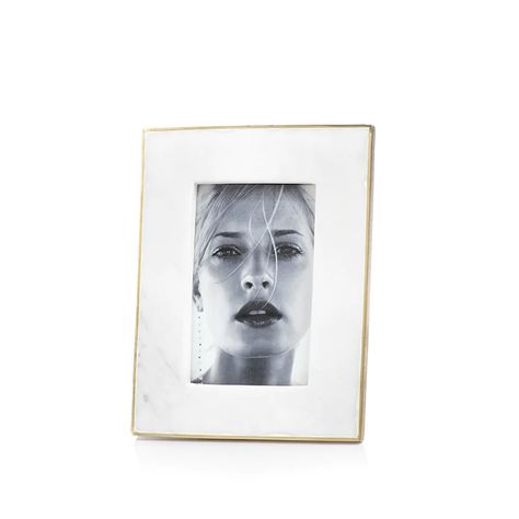 Marmo Marble Photo Frame - 4x6– Zodax Online Panorama City, Marble Pictures, Mini Photo Frames, 4x6 Frames, Brass Picture Frames, Marble Frame, Accessories Styling, Marble Decor, Photo Dimensions