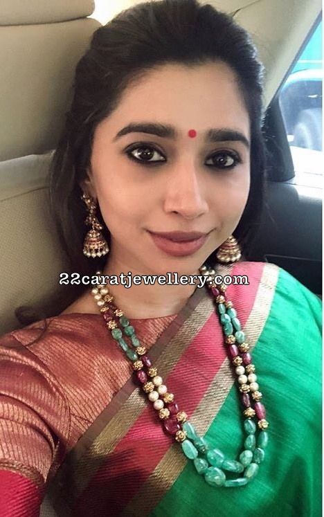 Aarthi Ravi, Beads Haram, Ruby Jewelry Necklaces, Neck Pieces Jewelry, Gold Pearl Jewelry, Stone Bead Jewelry, Pearl Jewelry Design, Gold Jewelry Simple Necklace, Beaded Jewelry Necklaces