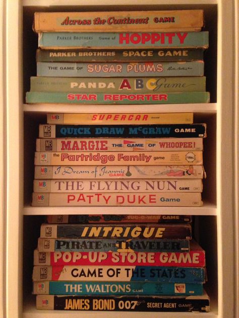 Retro Board Games Aesthetic, Family Board Games Aesthetic, Retro Board Games, Vintage Board Games Aesthetic, Board Game Aesthetic, Board Games Aesthetic, Gaming Branding, Big Sir, Bord Games