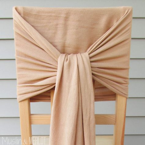 How to Decorate Chairs with Scarves! #easy #no-sew #decor Cheap Chair Covers, Diy Chair Covers, Chair Back Covers, Party Chairs, Cheap Chairs, Wedding Chair Decorations, Chair Covers Wedding, Chair Exercises, Chair Sashes