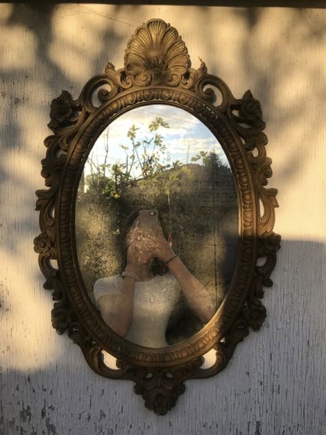 Vintage Mirror Aesthetic Dark, Cottagecore Selfie, Mirror Cottagecore, Vintage Mirror Selfie, Cottagecore Mirror, Goth Cottagecore Aesthetic, Calm Aesthetic, Goth Cottagecore, Green Academia