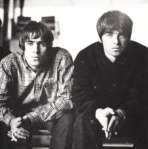 Oasis Music, Oasis Band, Liam And Noel, British Music, Noel Gallagher, Liam Gallagher, Rock Legends, Music Bands, Cool Bands