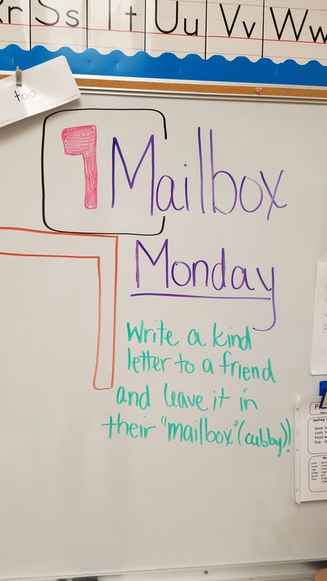 Bell Work Grade 3, Monday Classroom Board, Monday Morning Meeting Ideas, Monday Whiteboard Prompt, Morning Work Ideas, Morning Questions, Whiteboard Prompts, Whiteboard Questions, Whiteboard Writing