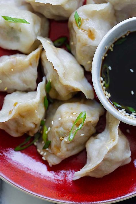 Pork and Chive Dumplings - juicy and delicious Chinese dumplings filled with ground pork and chives. Homemade jiaozi is the best | rasamalaysia.com Pork And Chive Dumplings, Chive Dumplings, Chinese Food Recipes, Pork Dumplings, Chicken Spring Rolls, Chinese Pork, Dumpling Filling, Asian Pork, Pork Dumpling