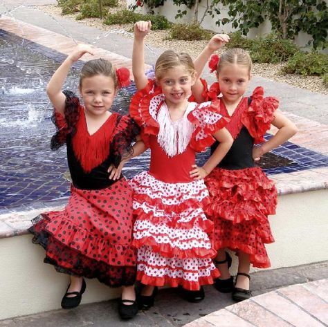 Flamenco Party, Spanish Costume, Flamenco Costume, Spanish Dance, Spanish Dress, Spanish Dancer, Flamenco Dress, Flamenco Dancing, Dance Like No One Is Watching