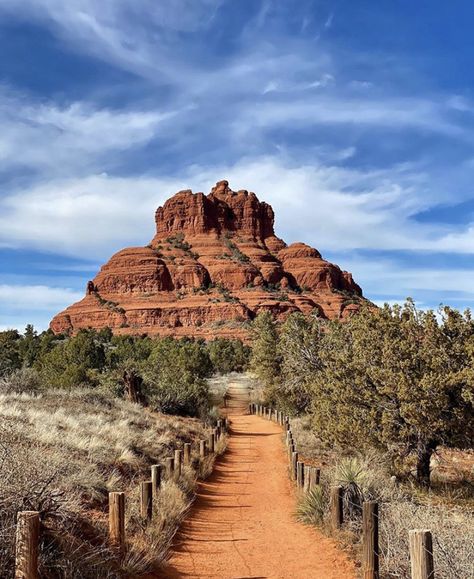 Desert Animation, Bell Rock Sedona, Cripple Creek Colorado, Sedona Vacation, Visit Sedona, Arizona Hiking, Adventure Lifestyle, Desert Dream, Sedona Az