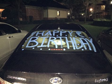 The night before my best friend's 30th we painted her car windows with happy birthday wishes to start her day off full over awesome surprises. Happy Birthday On Car Window, Car Window Paint Ideas, Car Window Paint, Window Paint Ideas, Birthday Chalkboard Art, Happy Birthday Painting, Gifts For Boyfriend Ideas, Birthday Pranks, 30th Bday Ideas