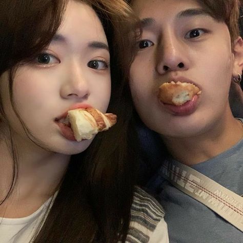 Kore Ulzzang, Korean Best Friends, 사진 촬영 포즈, Couple Cute, Boyfriend Photos, Ulzzang Couple, Korean Couple, Cute Couple Selfies, Friend Poses