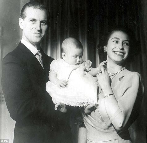 Delight: Newlywed Princess Elizabeth and the Duke of Edinburgh hold their first child Prince Charles, aged six months, in April 1949 Princesa Margaret, Abc Game, Princesa Elizabeth, Young Queen Elizabeth, Prins William, Prinz Charles, Rainha Elizabeth Ii, Prins Harry, Lena Headey