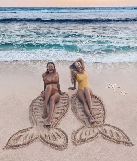 Friend Beach Poses, Bff Pics, Cute Beach Pictures, Sisters Photoshoot Poses, Beach Instagram Pictures, Sister Poses, Bff Poses, Sister Pictures, Sister Photos