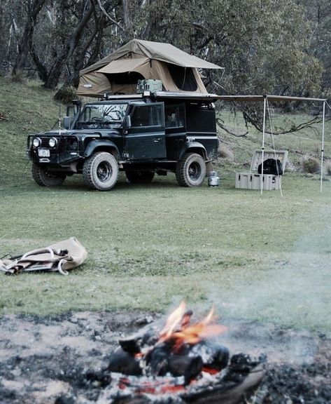 Land Rover Defender Expedition, Land Rover Defender Camping, Land Rover Camping, Land Defender, Defender Td5, Defender Camper, Jeep Lifestyle, Adventure Car, Roof Tent