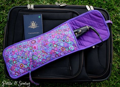 Quilted Curling Iron Holder Diy, Hair Straightener Travel Pouch Diy, Curling Iron Cover Pattern, Curling Iron Travel Case Pattern, Flat Iron Holder Diy, Curling Iron Holder Diy, Iron Covers, Travel Curling Iron, Diy Trousse