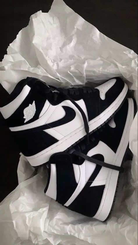 Jordan 1 Womens, Panda Shoes, Air Jordans Women, Nike Air Jordan Shoes, Nike Shoes Girls, Jordan Shoes Girls, Pretty Shoes Sneakers, All Nike Shoes, Shoes Outfit Fashion