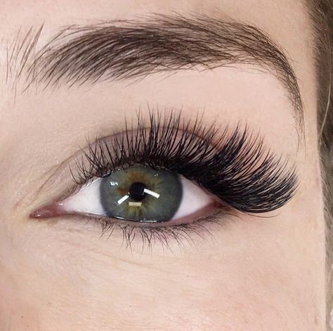 The Most Flattering Lash Extensions to Get, According to Your Eye Shape Elf Make Up, Best Eyelash Extensions, Types Of Eyelash Extensions, Best Lash Extensions, Cat Eye Lash, Eyelash Extensions Styles, Lash Extensions Styles, Volume Lash Extensions, Perfect Eyelashes