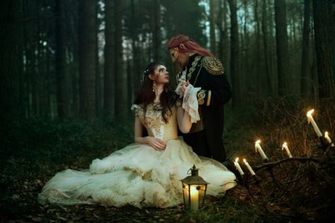 Labyrinth wedding inspiration to remind you of the babe with the power: YOU Bella Kotak, First Love Story, Fantasy Couples, Photographie Portrait Inspiration, Fairytale Photography, Fantasy Photography, Foto Art, Court Of Thorns And Roses, Sarah J Maas