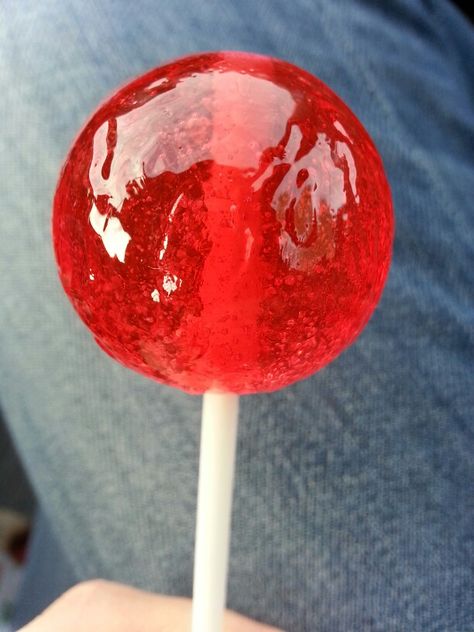 Lolipop Aethestic, Spike Cosplay, Pink Candy Apples, Gourmet Lollipops, Valentines Day Baskets, Blow Pops, Christmas Lollipops, Food Business Ideas, Boyfriend Pranks Pictures