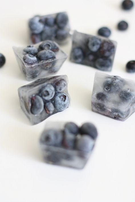 Berry ice cubes for summer parties Berry Ice Cubes, Blueberry Ice Cubes, Berry Gender Reveal, Royal Blue Party Decorations, French Soda, Baby Boy Sprinkle, Blue Party Decorations, Birthday 16, Blue Cherry