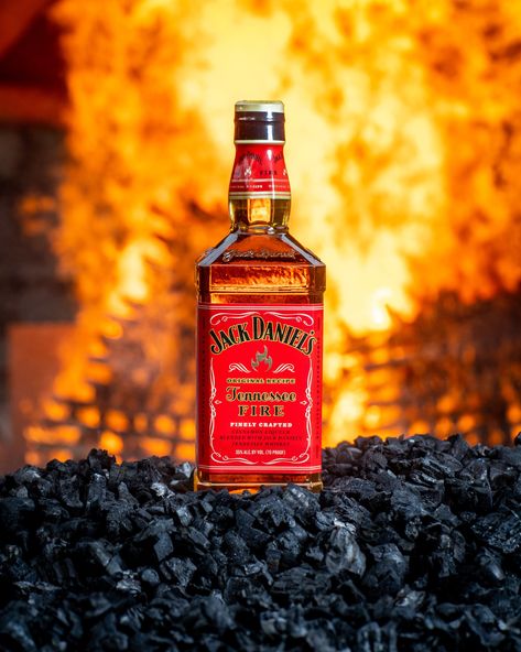 Jack Daniel's Fire on Twitter: "In Lynchburg, our fires tend to be the center of a lot of excitement. #JackFire… " Jack Daniel Honey, Jack Daniels Fire, Jack Fire, Jack Daniels Aesthetic Dark, Whisky Jack Daniels, Whisky Jack, Jack Daniels Honey, Whiskey Drinks Recipes, Cinnamon Whiskey