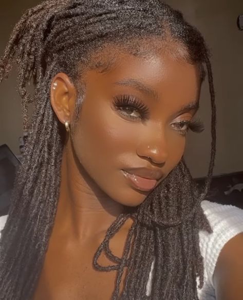 Aesthetic Braided Hairstyles, Braided Hairstyles For Women, Dreads Black Women, Drawing Characters, Braids For Black, Beautiful Dreadlocks, Short Locs Hairstyles, Dreadlock Hairstyles, Natural Hair Inspiration