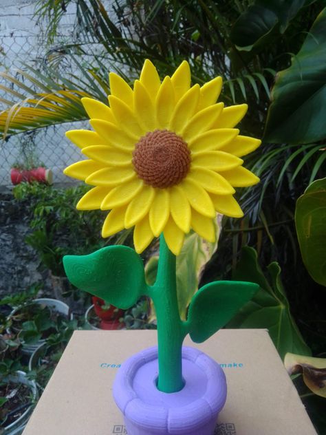 beautiful model of a sunflower flower printed in several pieces to take advantage of the color of the filament, ideal for decorating. Diy Flores, Flower Plant, Banner Ads, 3d Design, Flower Prints, Bouquets, Planting Flowers, 3d Printing, Sunflower