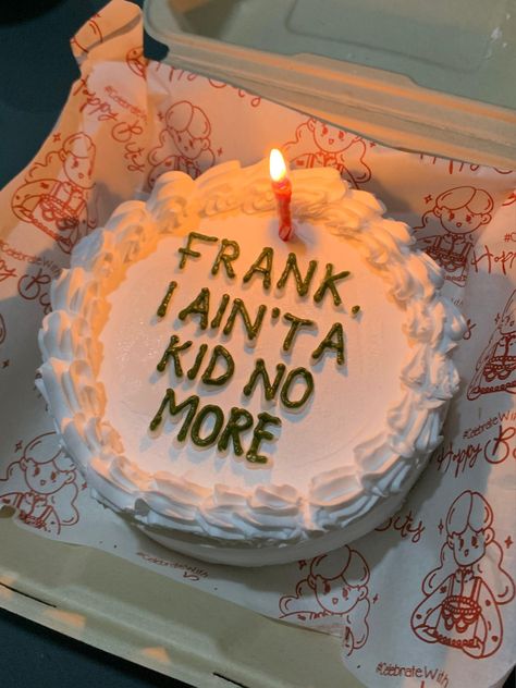 frank ocean ivy lyric cake #frankocean #frank — cake from : @happybites_id on instagram Frank Ocean Birthday, Ocean Cake, Bd Cake, 18th Cake, Ocean Cakes, 18th Bday, Womp Womp, Girly Pop, 18th Birthday Cake