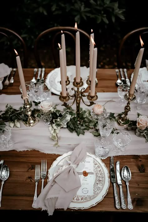 Vintage Wedding Table, Vintage Styling, Vintage Cutlery, Sustainable Wedding, Luxe Wedding, Rock My Wedding, Salou, Local Wedding, Wedding Table Settings