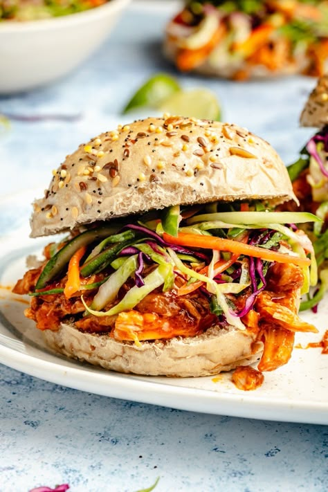 Gluten Free Hamburger Buns, Bbq Pulled Chicken Sandwiches, Gochujang Chicken, Pulled Chicken Sandwiches, Seasonal Cooking, Slow Cooker Bbq, Chicken Sandwiches, Pulled Chicken, Dinner Side Dishes