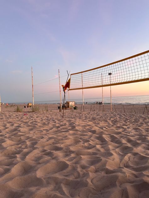 Volleyball Core Aesthetic, Volleyball Backgrounds Landscape, Brazil Volleyball, Beach Volley Aesthetic, Volleyball Drawing, Volleyball Backgrounds, Volly Ball Beach, Indoor Beach Volleyball, Volleyball Beach