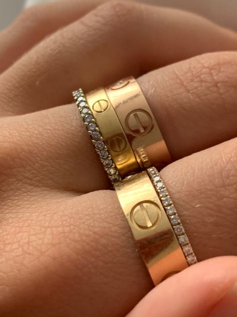 #cartier #cartierlove #cartierhighjewelry #cartierlovecollection #gold #diamond #ringstack #rings #aesthetic #christmas #goldring Cartier Love Ring, Expensive Jewelry Luxury, Dope Jewelry, Cartier Jewelry, Classy Jewelry, Luxury Rings, Expensive Jewelry, Jewelry Lookbook, Stacked Jewelry