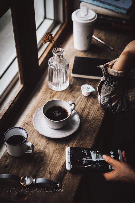 Coffee Shop Photography, Coffee Shot, Coffee In The Morning, Coffee Shop Aesthetic, Food Photography Tips, Coffee Photos, Breakfast Tea, Coffee Photography, Coffee Is Life