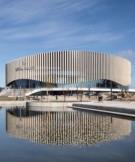 3XN completes multi-purpose 'royal arena' in copenhagen Gym Architecture, Circular Buildings, Wood Facade, Wooden Facade, Concept Models Architecture, Building Elevation, Architecture Design Concept, Building Facade, Facade Architecture