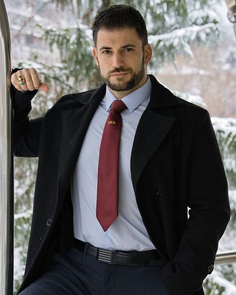 Victor Krum, Stanislav Ianevski, Stanislav Yanevski, Large Mens Fashion, Bird Sitting, Animated Man, Mens Fashion Suits, Suits Coats, Perfect Man