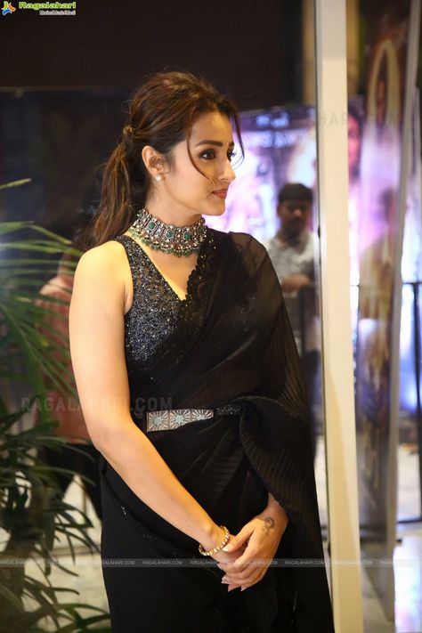 Black Saree Matching Jewellery, Saree Look With Ponytail, Trisha Saree, Trisha Actress, Female Clothes Outfits, Hair Style On Saree, Actress Pictures, Trisha Krishnan, Simple Saree Designs