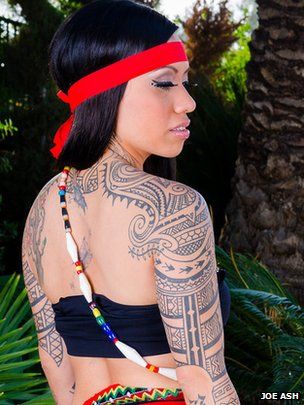 Tattoos were a prominent feature among pre-Hispanic tribes of the Philippines. // Filipina, pinoy, pinay, tattoo designs, tribal, Filipino, cultural heritage, Kalinga Filipino Embutido, Tattoo Pierna Mujer, Tattoo Pierna Hombre, Tattoo Brazo Mujer, Traditional Filipino Tattoo, Philippines Tattoo, Filipino Tattoo, Tattoo Pierna, Cream Tattoo