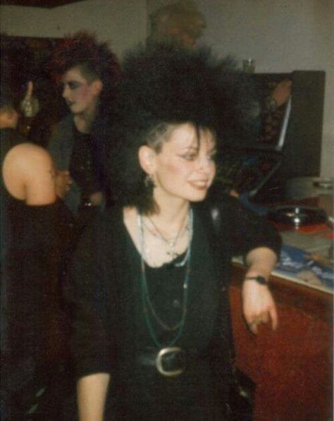 Trad goth Goth 80s, Traditional Goth, Alternative Subcultures, 80s Goth, Goth Bands, Huge Hair, 90s Goth, Goth Subculture, Trad Goth