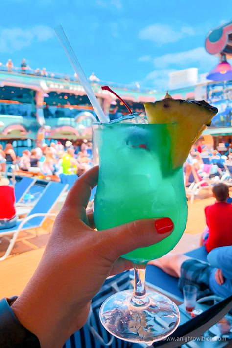 Best Drinks on Carnival Cruise Line - Drink of the Day | From The Fun Ship to a Kiss on the Lips, check out the Top Ten Drinks to Order on your Carnival Cruise! Carnival Cruise Drinks, Thanksgiving Dinner Recipes Sides, Thanksgiving Recipes Appetizers, Halloween Appetizers For Adults, Cruise Drinks, Halloween Appetizers Easy, Pumpkin Rolls Recipe, Buffet Party, Thanksgiving Appetizer Recipes