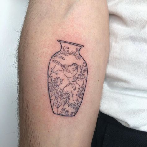 Vase Tattoo, Science Tattoo, Stylist Tattoos, Cool Small Tattoos, Baby Tattoos, Small Tattoo Designs, Simplistic Tattoos, Skin Art, Piercing Tattoo