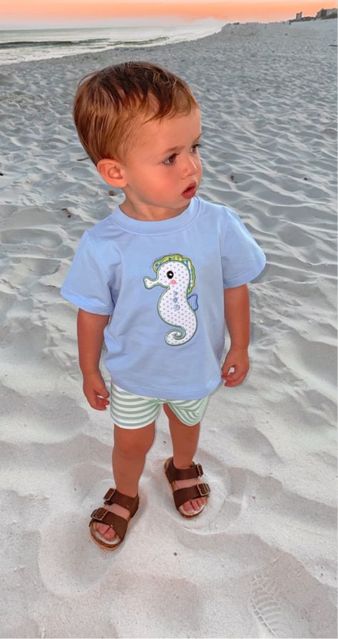 Toddler Beach Outfit, Preppy Toddler, Cute Toddler Boy, Beach Babies, Toddler Boy Summer, Toddler Beach, Fall Baby Clothes, Baby Boy Summer