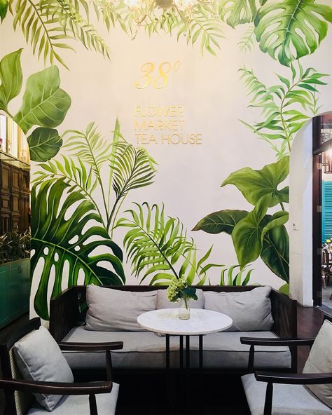 Tropical Wall Painting Ideas, Mural Tropical, Watercolor Mural, Wall Murals Diy, Stick Wall Art, Cafe Wall Art, Rose Wall Art, Wall Painting Decor, Bedroom Wall Colors