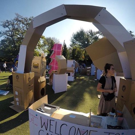 Every cardboard city needs a grand entrance - this giant cardboard arch made for an eye-catching feature to welcome visitors and invite them to come inside.  #cardboardcity #creativecardboard #playfulconstruction #cardboardconstruction #cardboardarch #creativeplay #playfulcreativity #cardboard #makedo Cardboard Arch, Box City, Interest Board, Kids Programs, Cardboard City, Lego Halloween, Christmas In The Country, Building Bridges, Spiderman Birthday Party