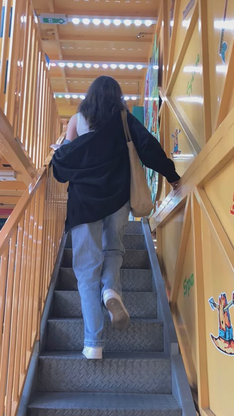 Person Going Up Stairs, Walking Down Stairs Reference, Walking Up Stairs Reference, People Walking Up Stairs, Hoodie Aesthetic Outfit, Walking On Stairs, Visual Drawing, Walking Reference, Walking Stairs