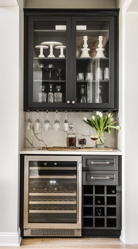 Wine Corner, Small Bars For Home, Bar Nook, Tiffany White, Kitchen Bar Design, Home Bar Cabinet, Home Bar Rooms, Bar Sala, Bar Station