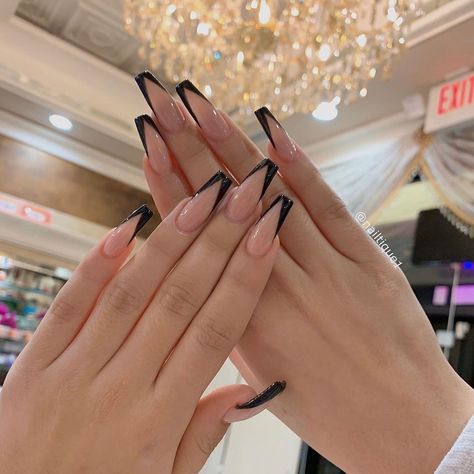 Nail Black Ideas, Black Tips Nails, Kylie Nails, Organization Makeup, Makeup Colorful, Makeup Simple, Edgy Nails, Makeup Idea, Simple Acrylic Nails