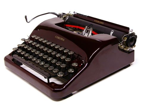 Vintage 1940 Corona Sterling 1940s Typewriter, Typewriter Machine, Retro Typewriter, Antique Typewriter, Vintage Suitcases, Vintage Luggage, Vintage Typewriters, Office Equipment, Vintage Market