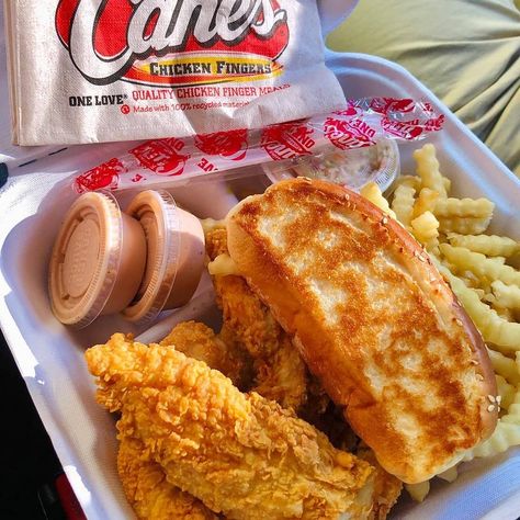 Raising Canes Catering, Raise And Canes, Rasin Canes Food, Raising Canes Aesthetic, Canes Aesthetics, Raisin Canes, Canes Food, Canes Sauce, Canes Chicken