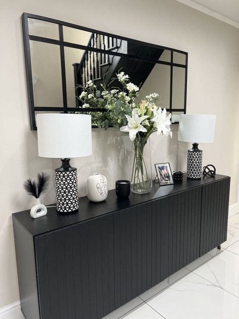 Black Buffet Table Decor, Long Sideboards Living Room, Black Sideboard Living Room, Hallway Table Ideas, Sideboard In Living Room, Sideboard Buffet Decor, Living Room Sideboard Decor, Dining Room Sideboard Decor, Black Accent Decor