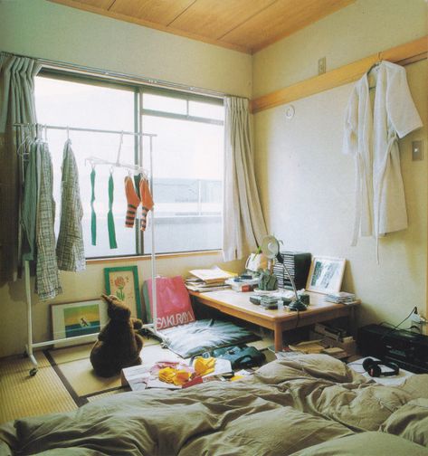 Are.na / Asian Vintage Asian Houses, Japan Apartment, Japan Room, Japanese Apartment, Stephanie Perkins, Aesthetic Space, Japanese Interior, Comfortable Room, House Room